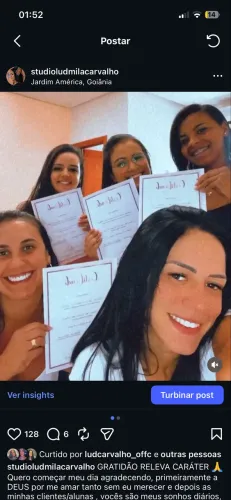 Extensão de fibra de vidro e cursos presenciais