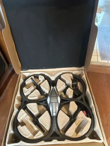 Drone AR PARTOT - retirada de peças 