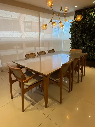 Conjunto Mesa de Jantar 2,2 x 1,1m com 8 cadeiras