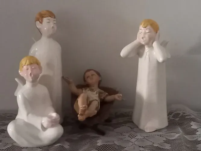 Presépio contendo 4 peças