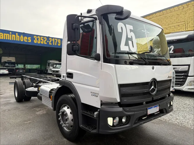 Mb Atego 1719 Ano 2025 Impecável No Chassi De 7 Metros