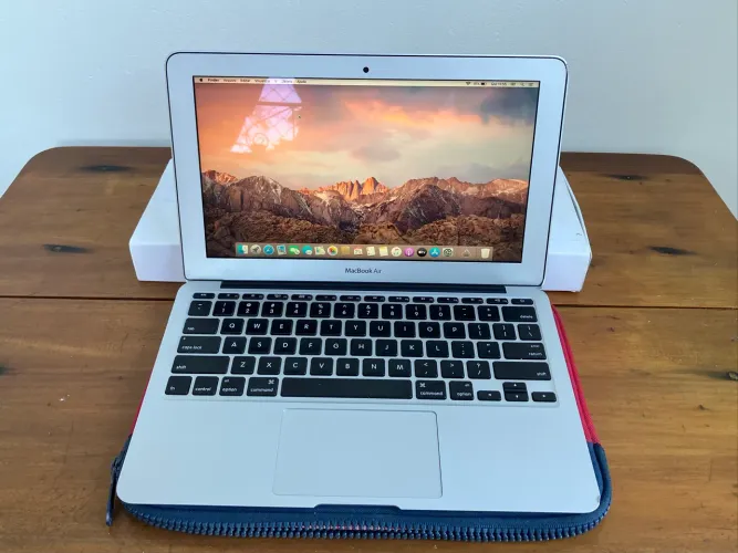 Macbook Air 11? Intel Core i5