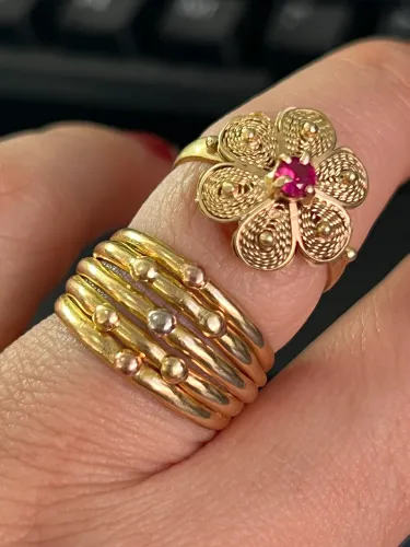 VENDO 2 ANÉIS OURO 18 k