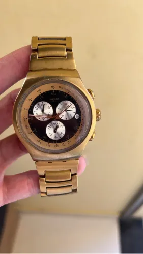 Swatch cara preta