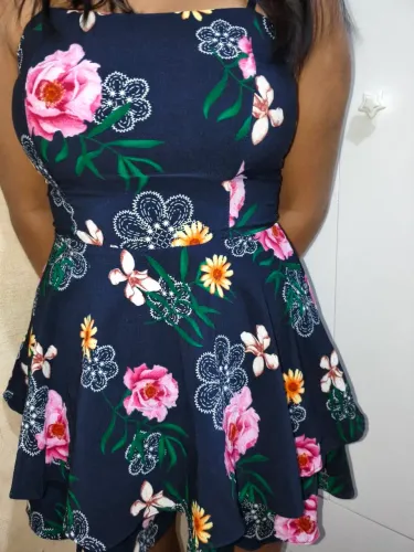 Vestido azul marinho florido