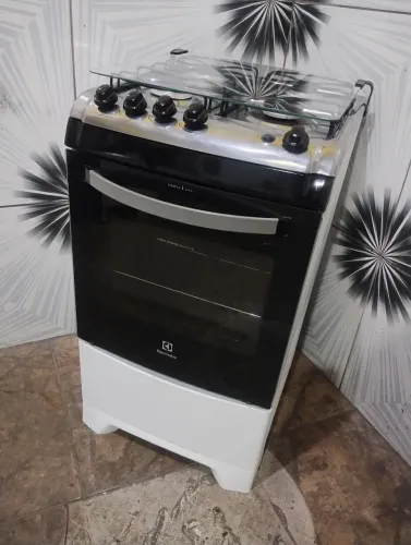 Vendo fogão semi novo