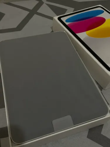 Vendo iPad 11 - 128gb Cinza R$2.400,00
