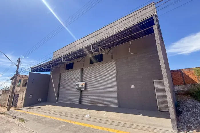 Galpão Vila Morais 380m² Frente à BR 153 R$ 7.500/mês