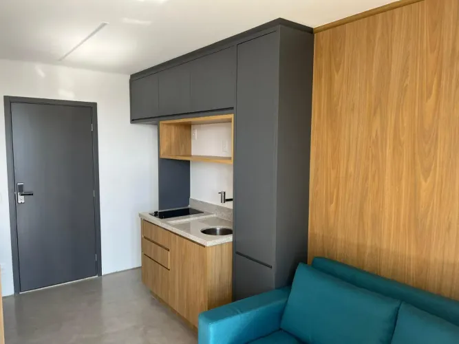 Apartamento novo para locação MOBILIADO - com 01 dormitório, sala com varanda e 01 banheir