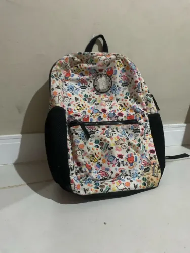 Mochila semi nova bts