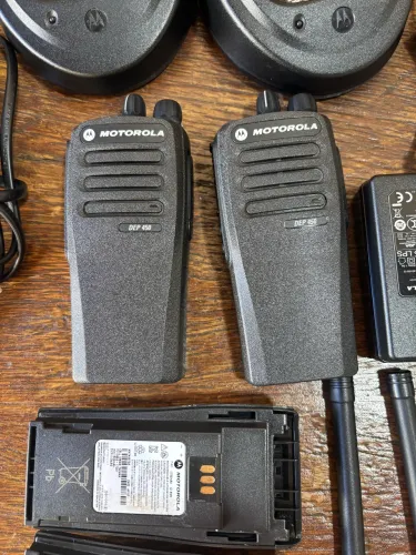 Vendo Par de rádio Motorola DEP 450 novo