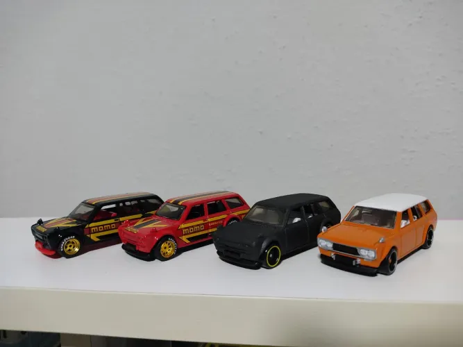LOTE COM QUATRO HOT WHEELS 71 DATSUN 510 WAGON