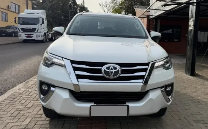 Toyota Hilux SW4 SRX 4X4 2.8 TDI 16V Dies. Aut. 2020