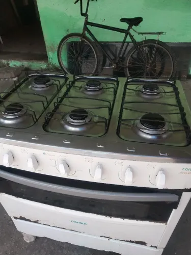 Fogão de seis bocas 