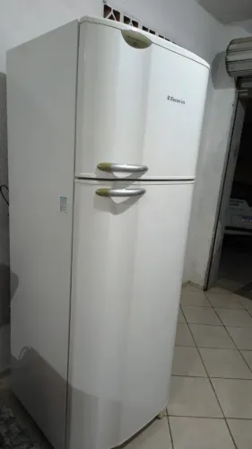 Linda Geladeira Electrolux com Capacidade Bruta 475 litros (entrego com taxa)