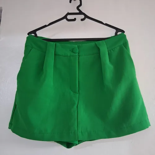 Short Saia Verde