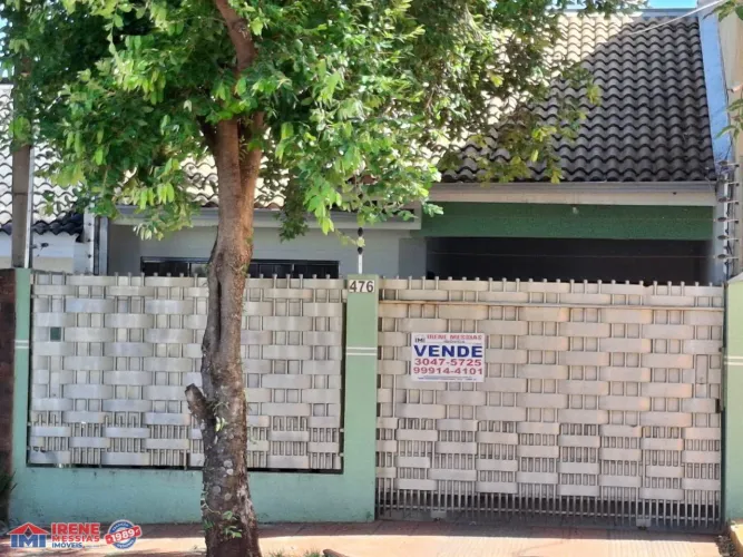 Casa a venda no bairro Jardim Madrid - Maringá/PR