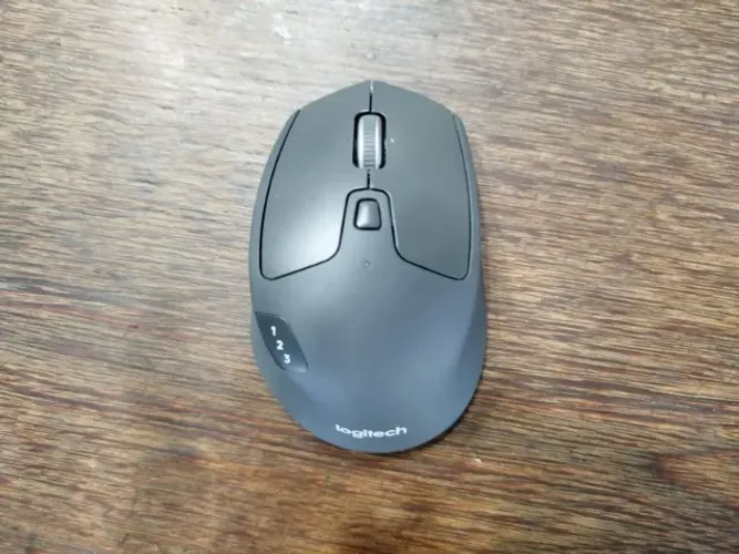 Combo Teclado e Mouse sem fio Logitech K850 com Teclado com Apoio, Mouse Destro, USB Unify