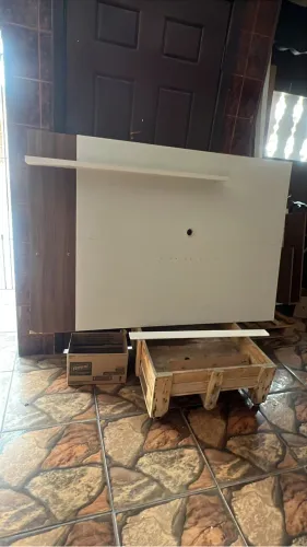 Painel de sala grande com pequeno detalhe, vide foto