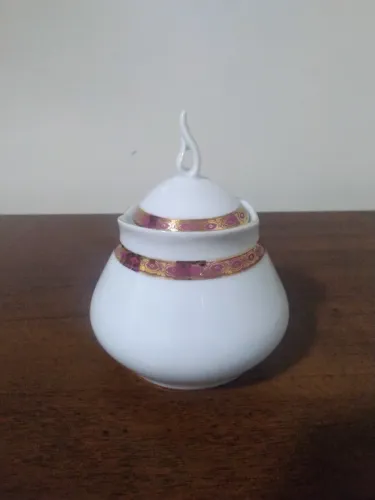 açucareiro antigo porcelana real branca com detalhes em bordô e dourado