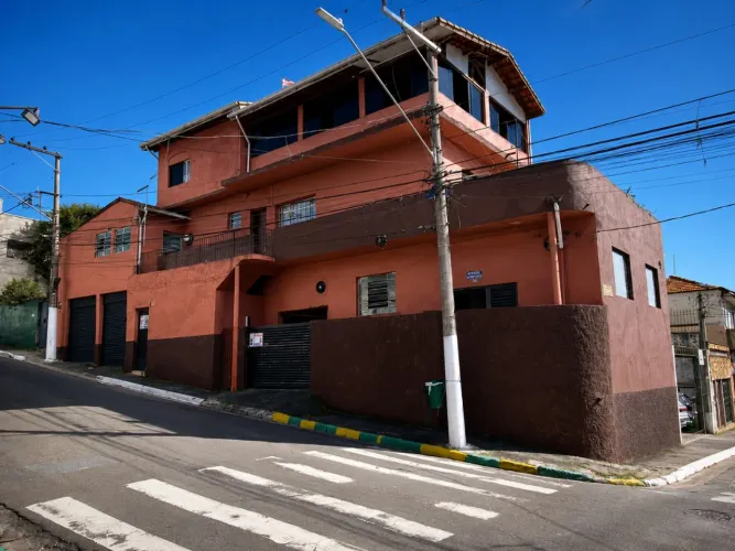 Sobrado para venda em Vila Guarani (Z Sul) com 4 quartos, sendo 1 suíte, 415m²