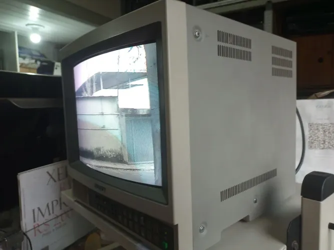 Monitor CRT Sony trinitron 14 polegadas