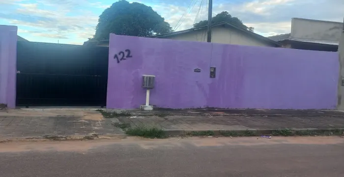 Aluga-se casa...