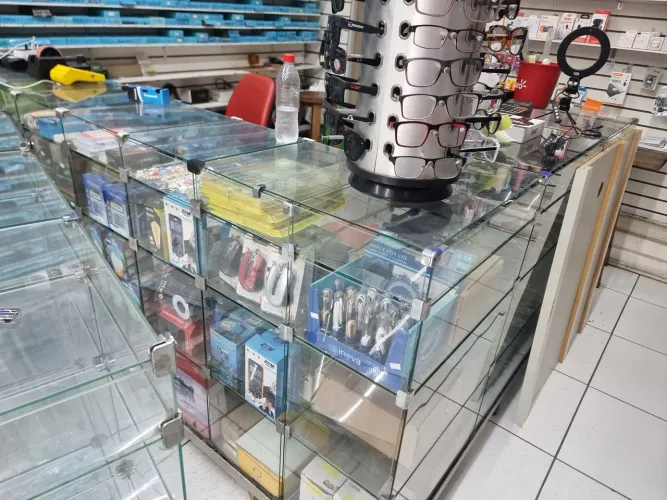 Balcão modulado de vidro