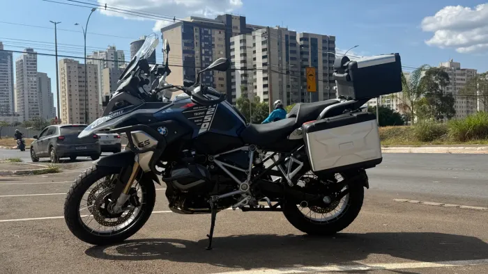 BMW GS 1250 Sport com os 3 baús 