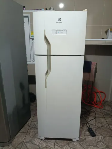 Geladeira Eletrolux Frost Free frete grátis 