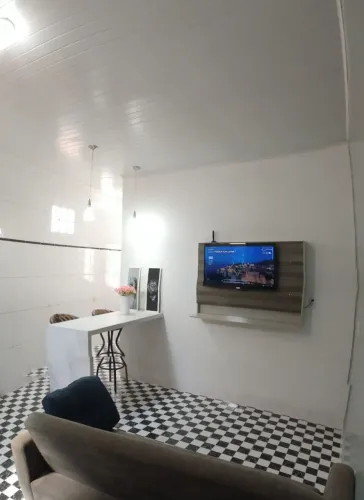 Apto. Com mobilia, luz ate 260 Kwh, água. Ar condicionado, cooktop, micro-ondas. Etc.