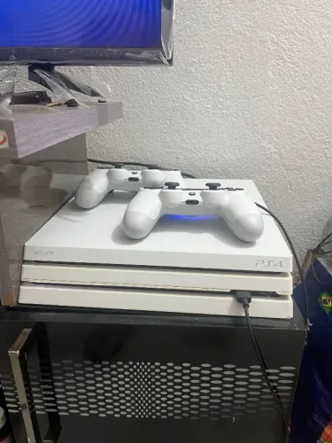 PlayStation 4 pro Branco 861,4 gb