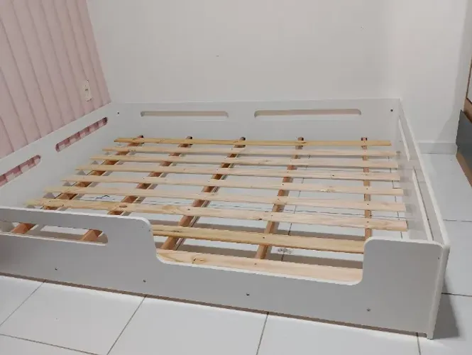 Vendo cama montessoriana casal em excelente condições.