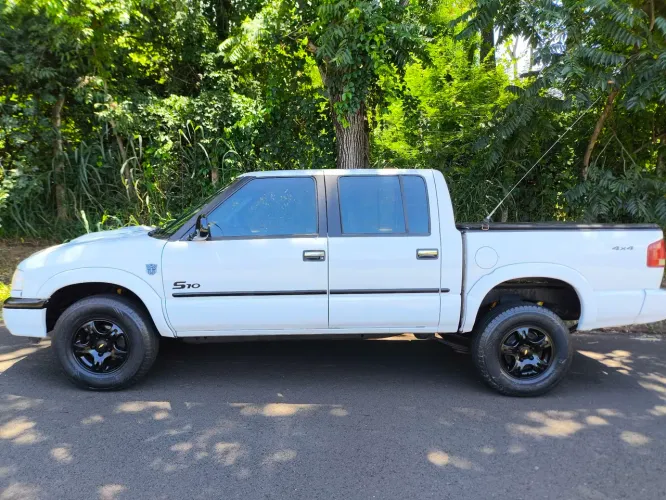Chevrolet S10 Pick-up Luxe 2.8 4X2 CD TB Int.dies. 2000