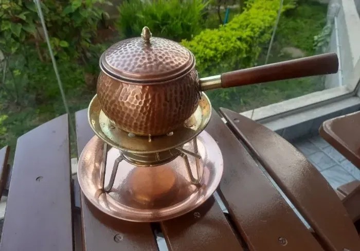 Panela antiga em cobre martelado e bronze louça antiga