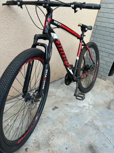 Bicicleta Aro 29 Dropp Race - Câmbios Shimano / Freio a Disco