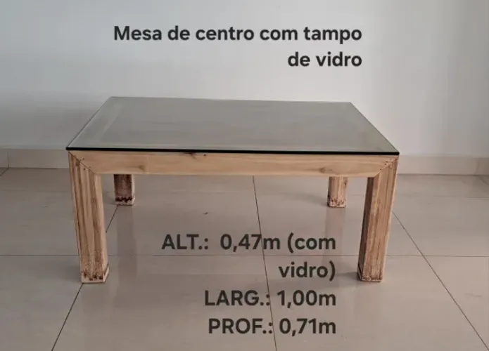 Mesa de Centro com tampo de vidro