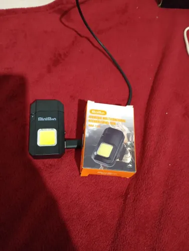 Vende-se esqueiro recarregável 