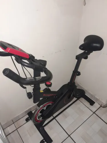 Para vender logo! Bike de Spinning em ótimo estado para treinar em casa.