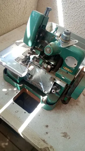 Overlock semi nova