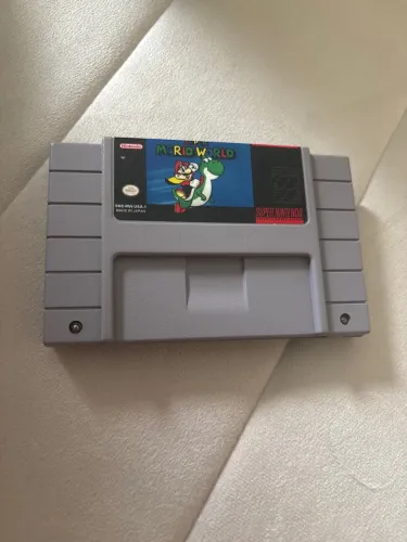 Super Mario World - Super Nintendo SNES