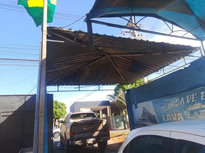 Tenda de ferro com zinco 