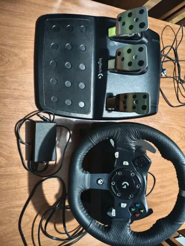 Volante logitech g920 com pedais e caixa original