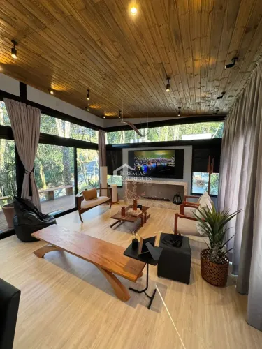 Casa à venda com 2 dormitórios no Condomínio Villagio Santa Cruz em Santo Antônio do Pinha