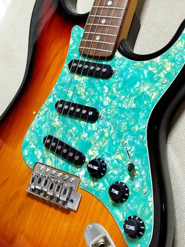 Guitarra Eagle stratocaster