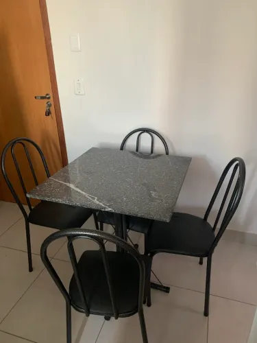 Mesa de Jantar 4 Lugares - Tampo em Granito 