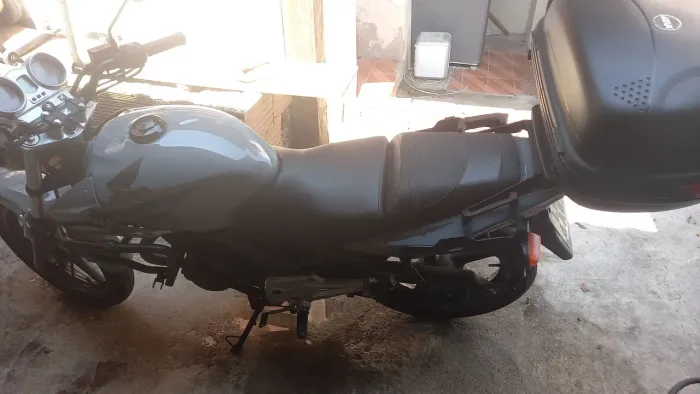 CB TUWISTER MUITO NOVA