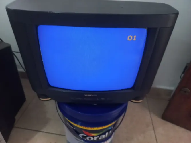Tv Samsung 14" de tubo acompanha controle remoto  200 Reais