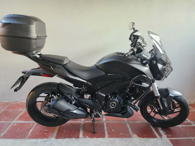 Bagagem dominar 400 2024 com 2.000 km