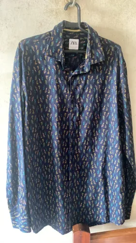 Camisa social da zara.